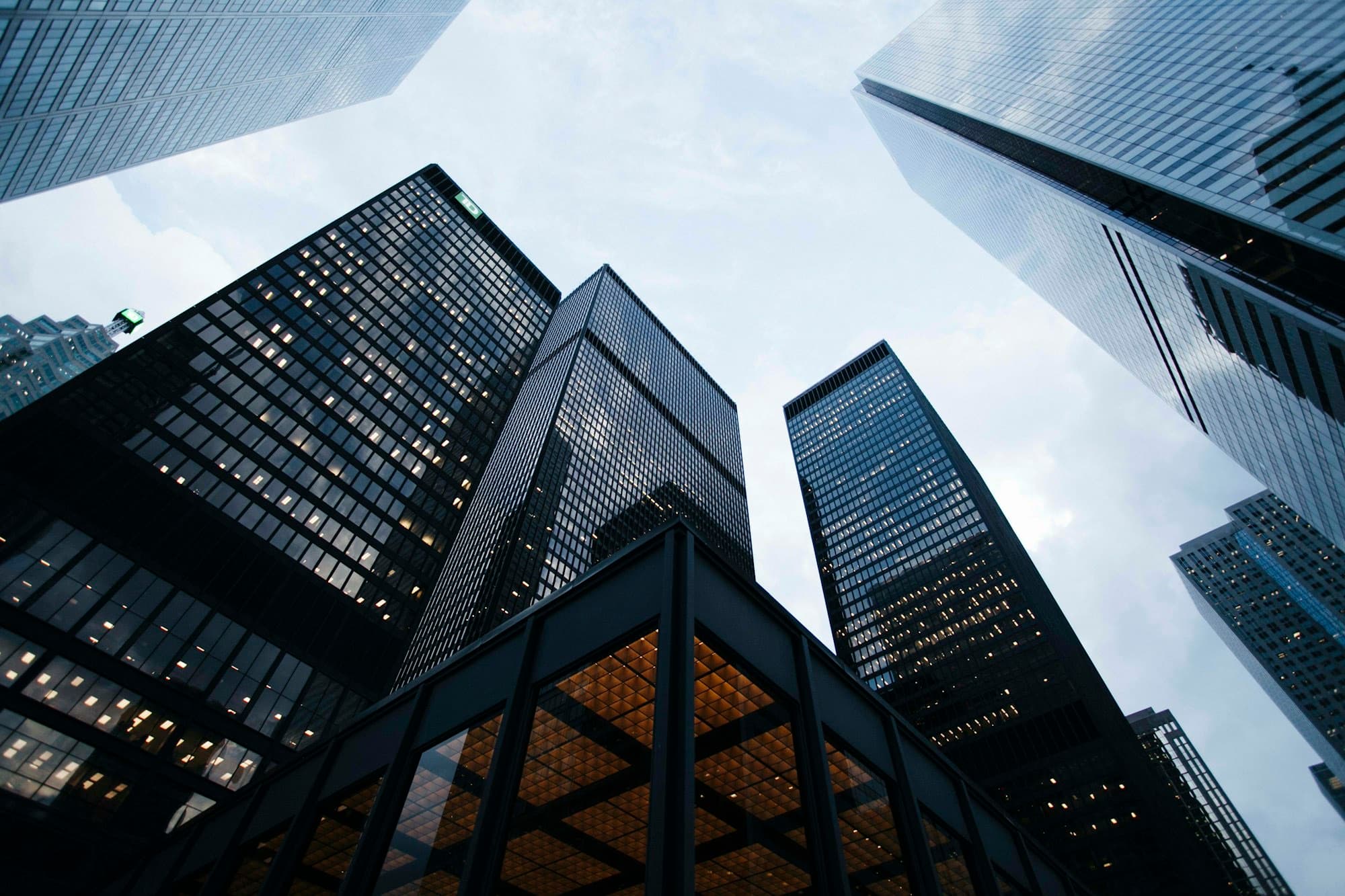 Arquitetura financeira — edifícios corporativos